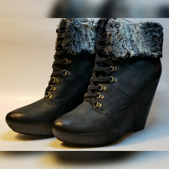 NWT Boutique 9 Leather Faux Fur Cuff Ankle Boot - Picture 2 of 8
